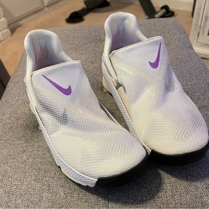 NIKE GO FLYEASE  Women Size 9.5